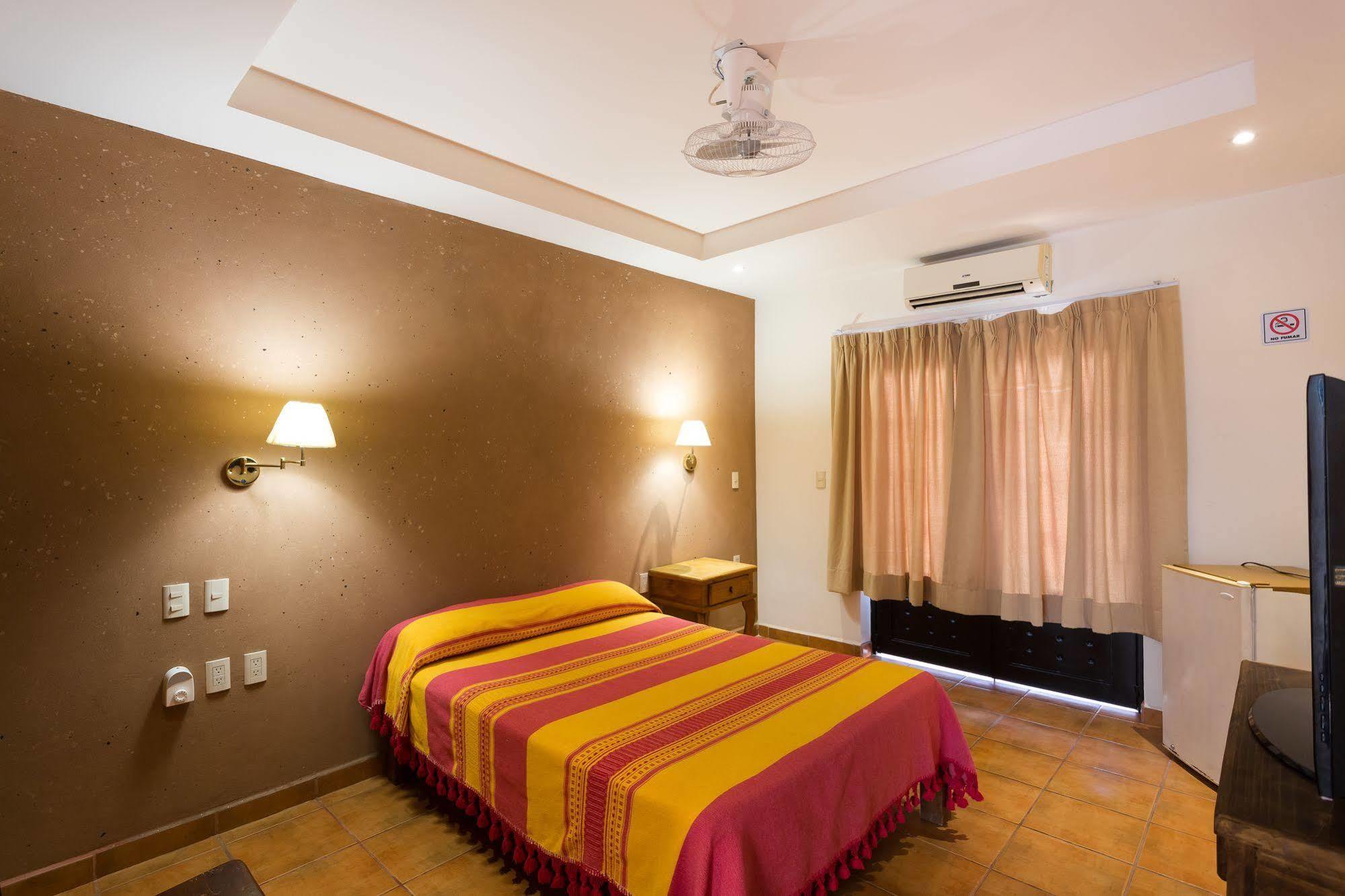 Hotel Hortencia Puerto Vallarta Exterior photo